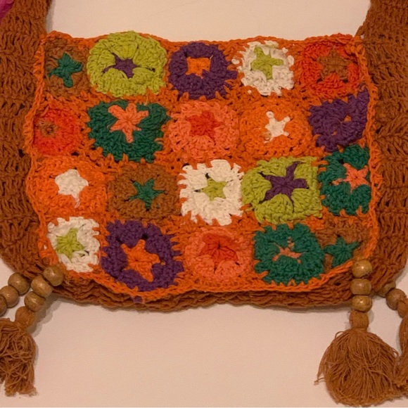 Urban Outfitters Floral Knit Crocheted Crossbody New without Tag @nfinitelyposh - Picture 2 of 4